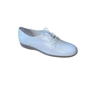 Easy Spirit Free N Easy White Leather Lace Up Shoe Womens Size 10 NEW